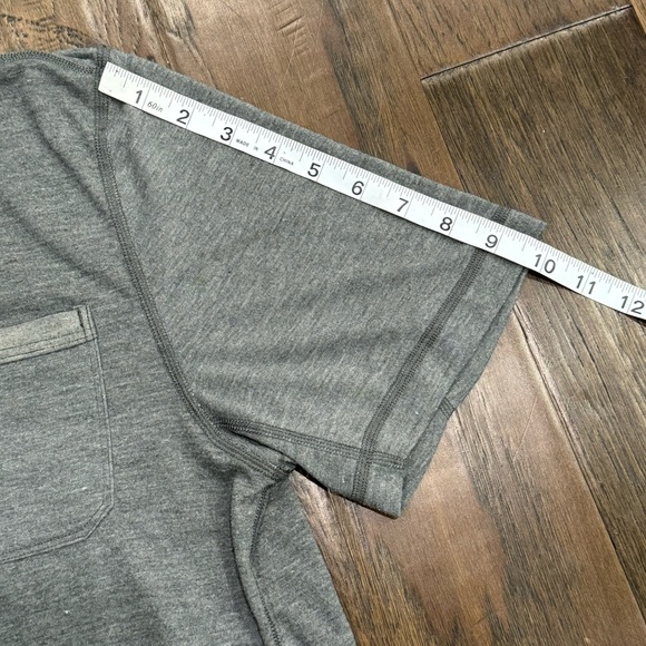 Mens North Face T-Shirt - Picture 5 of 8